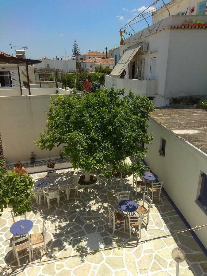 Old Harbor Apartments Spetses Town Екстер'єр фото