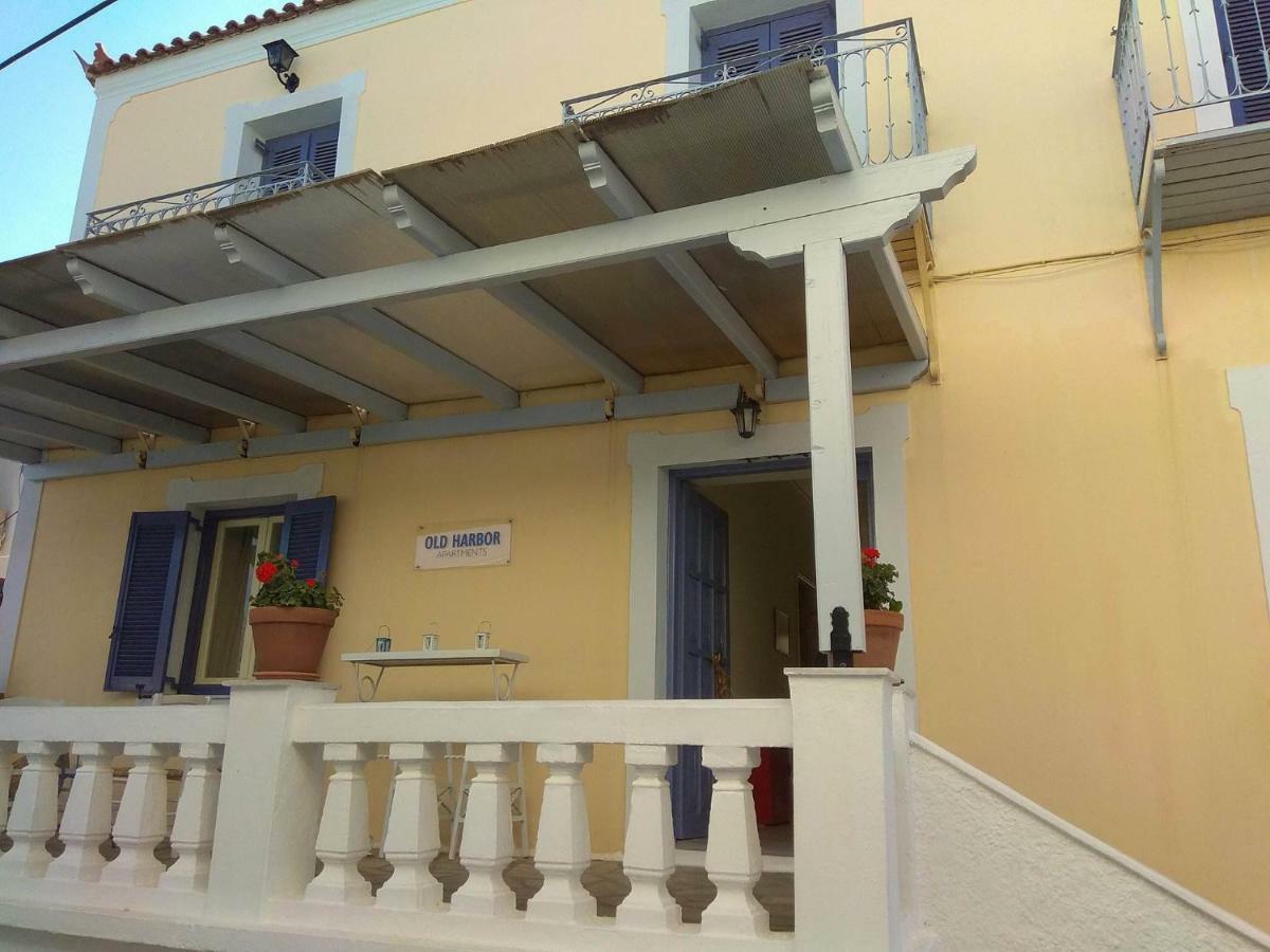 Old Harbor Apartments Spetses Town Екстер'єр фото